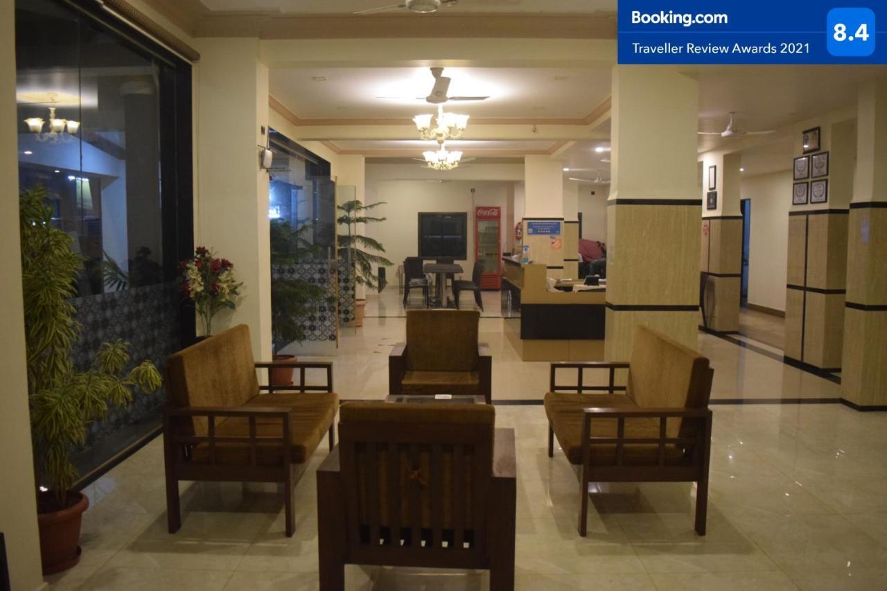 Hotel Murud Marina ภายนอก รูปภาพ