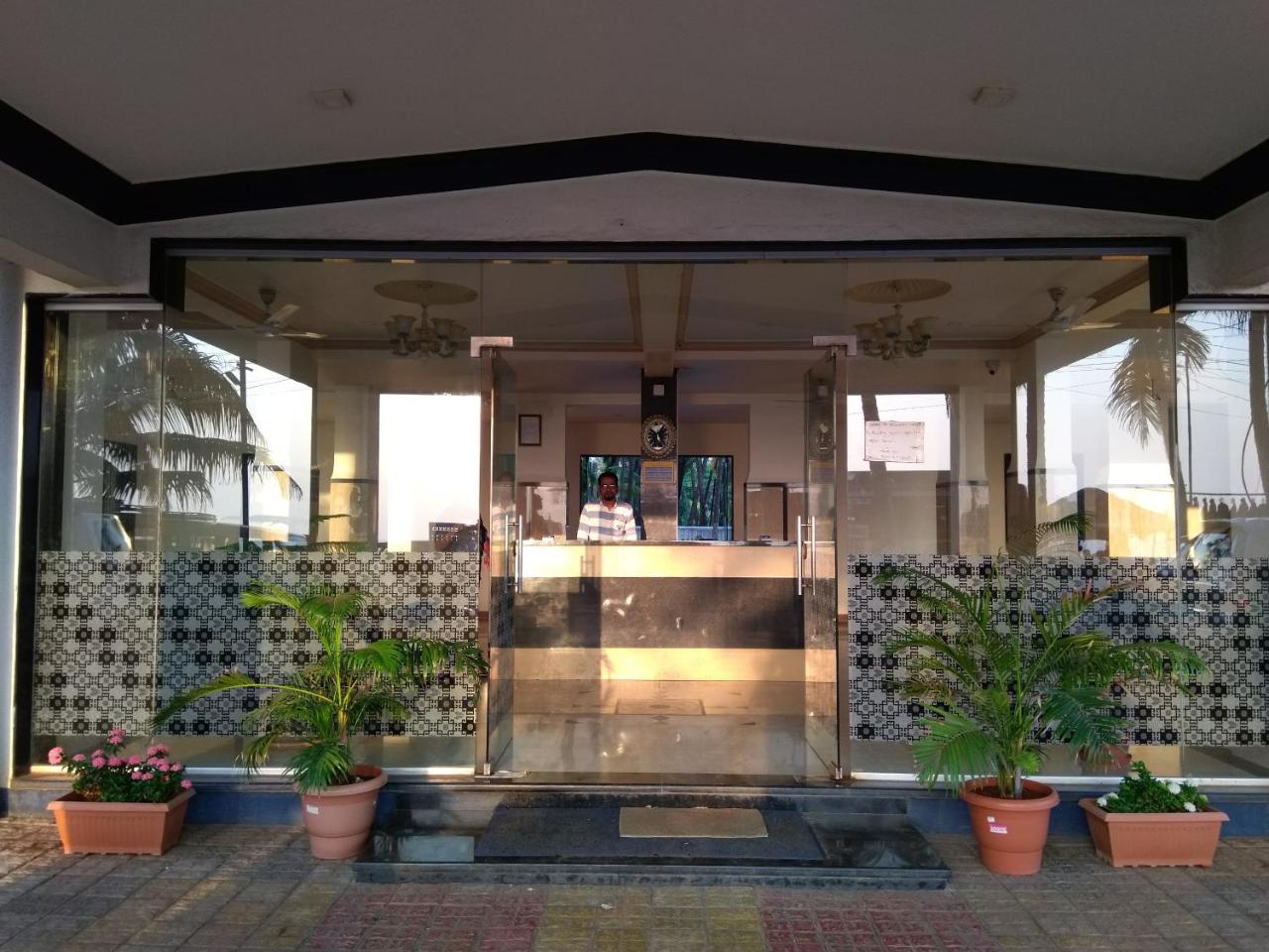 Hotel Murud Marina ภายนอก รูปภาพ